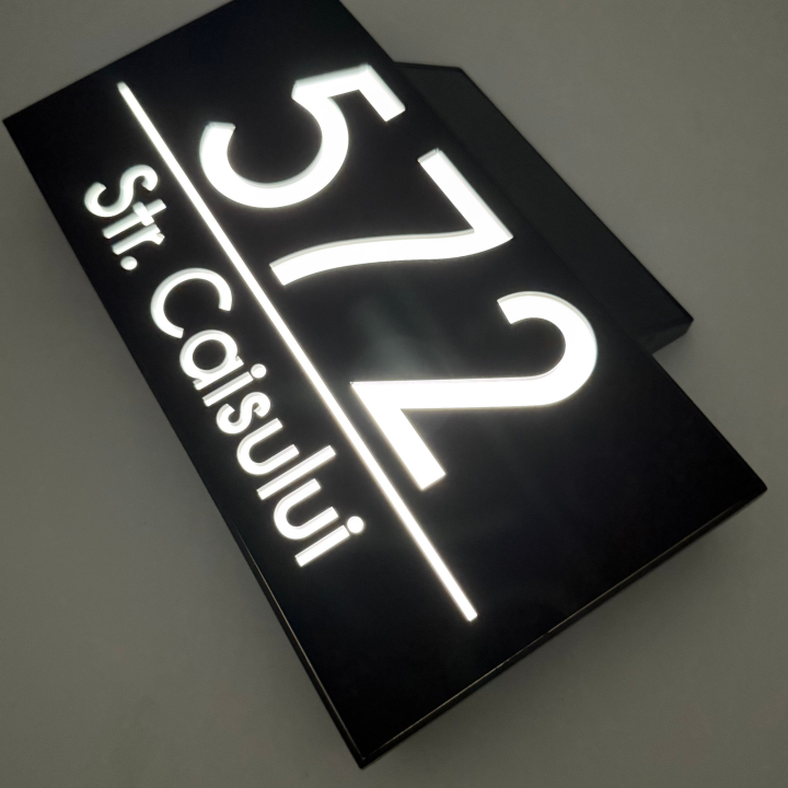 NUMAR CASA PREMIUM - Negru Satinat / Caseta Led Solar - 30x15cm
