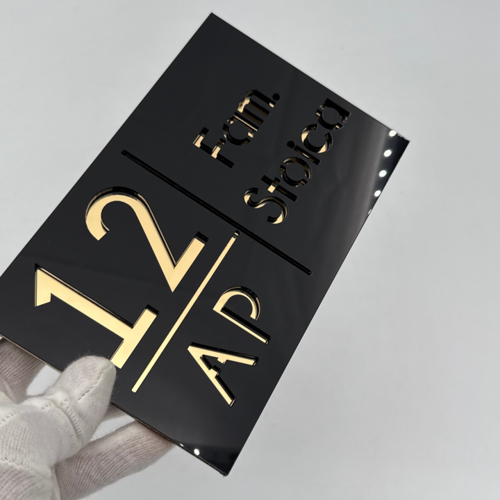 NUMAR APARTMANET PREMIUM - Negru Lucios / Auriu Oglinda - 20x13cm